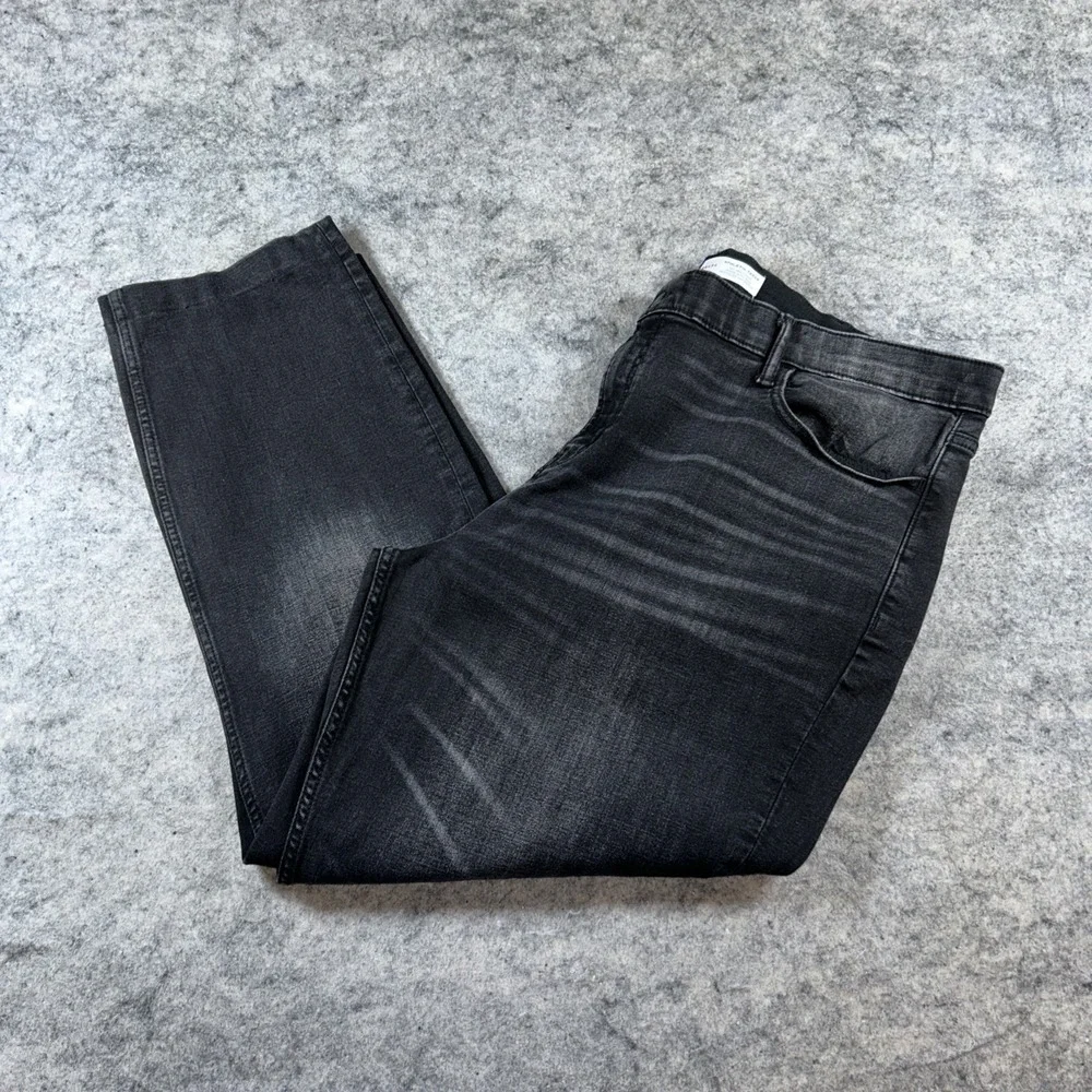 Old Navy Athletic Taper Jeans Men's 44X34 Black Distressed Look Built-In‎ Flex